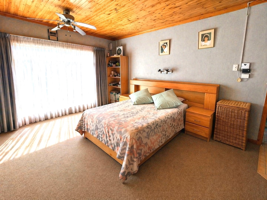 3 Bedroom Property for Sale in Langenhovenpark Free State